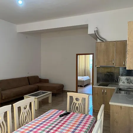 My Big Family - 2 Bedroom Апартаменты