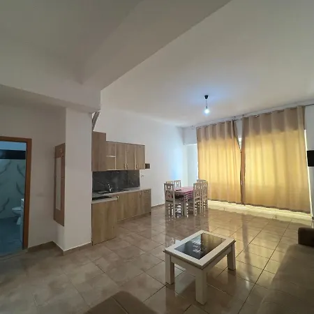 My Big Family - 2 Bedroom - Accomodation For 6- 8 Guests *