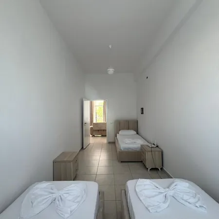 My Big Family - 2 Bedroom - For 6- 8 Guests