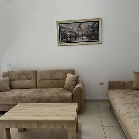 My Big Family - 2 Bedroom - Accomodation For 6- 8 Guests *