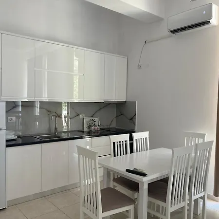 My Big Family - 2 Bedroom - Accomodation For 6- 8 Guests * Orikum