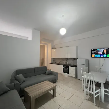 My Big Family - 2 Bedroom - Accomodation For 6- 8 Guests *