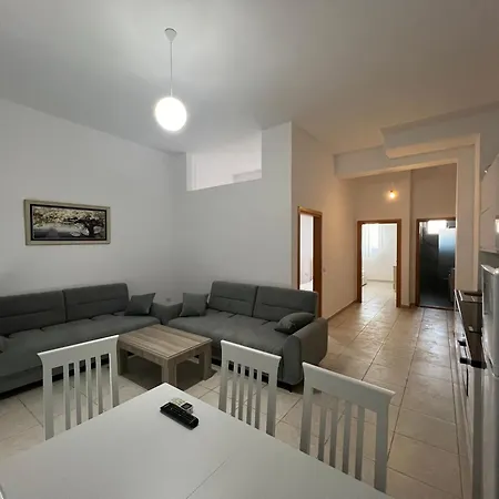 My Big Family - 2 Bedroom - Accomodation For 6- 8 Guests Apartment