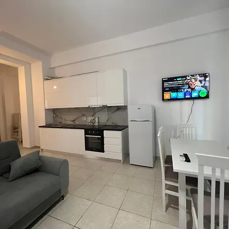Apartment My Big Family - 2 Bedroom - Accomodation For 6- 8 Guests Orikum