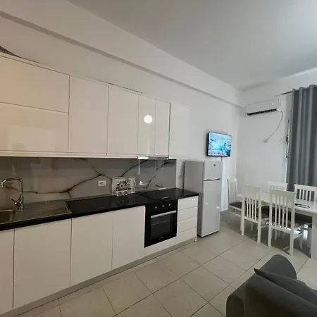 Apartment My Big Family - 2 Bedroom - Accomodation For 6- 8 Guests
